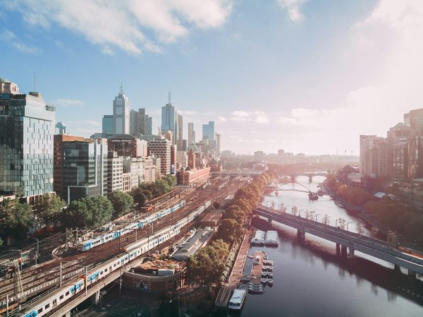 Singles in Melbourne: view of the city