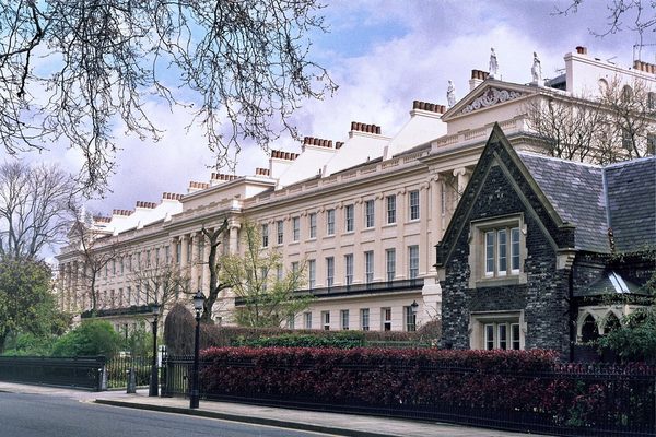 Singles in Regents Park: view of the city